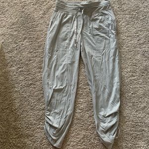 Lululemon Dance studio jogger crop